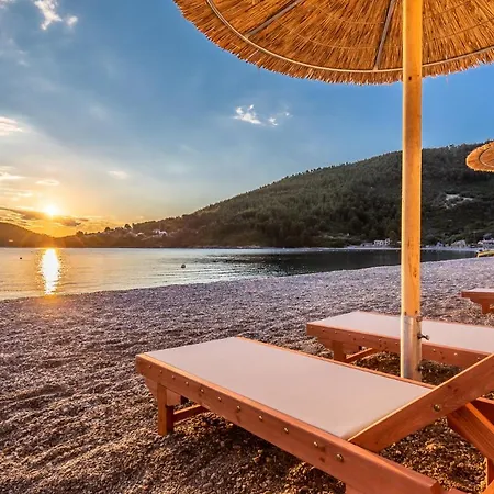 Psarianos Beachfront *